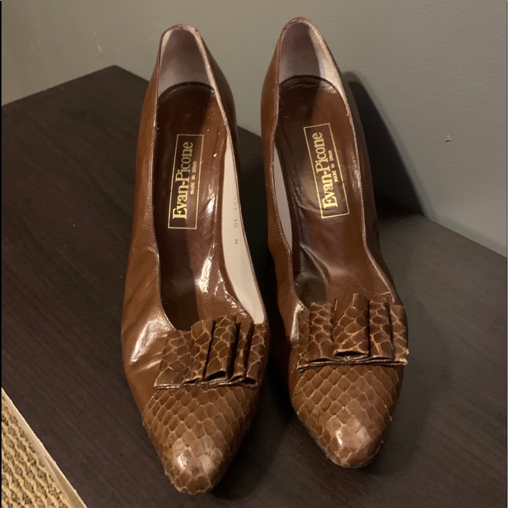 Evan Picone Brown Leather Heels